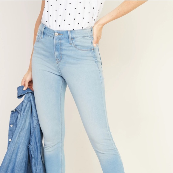 Old Navy Rockstar Mid-Rise Skinny Ankle - Picture 9 of 10